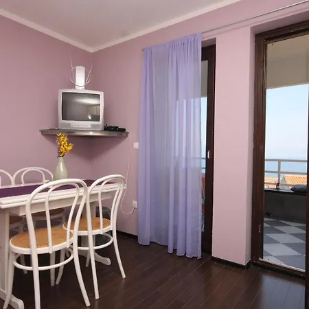 With Parking Space Ravni, Labin - 7661 شقة